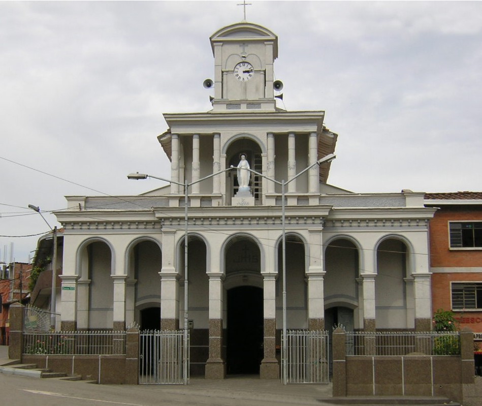 Iglesia_de_San_Cristobal-Fachada-Medellin – cortesìa Wikipedia