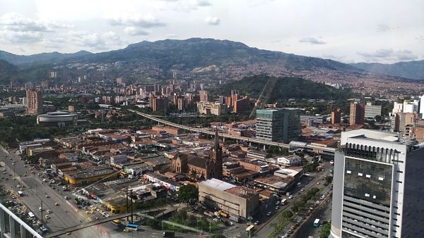 Toque de queda parcial en Medellín