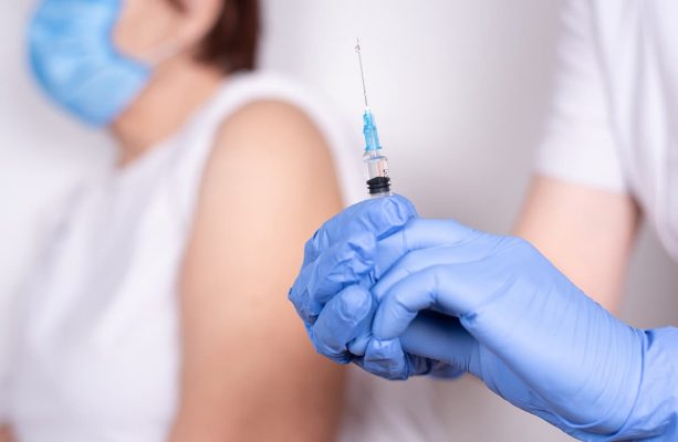 Punto De Vacunación Móvil Contra COVID-19 En Envigado
