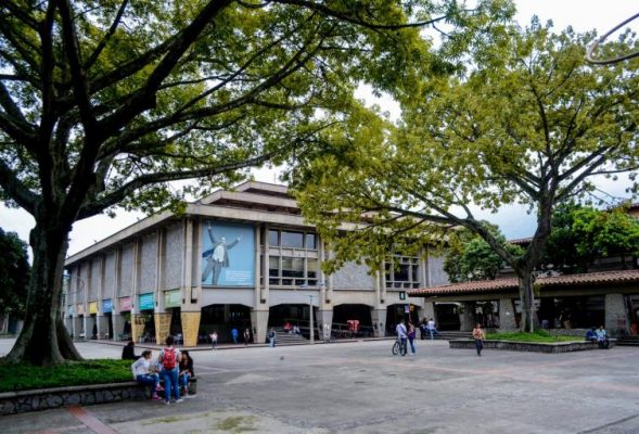 Encapuchados Se Tomaron Nuevamente La Universidad De Antioquia
