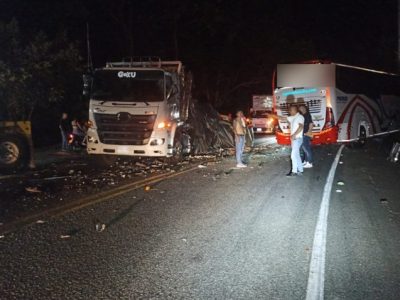 Accidente En La Autopista Medellín-Bogotá Deja Varias Personas Heridas